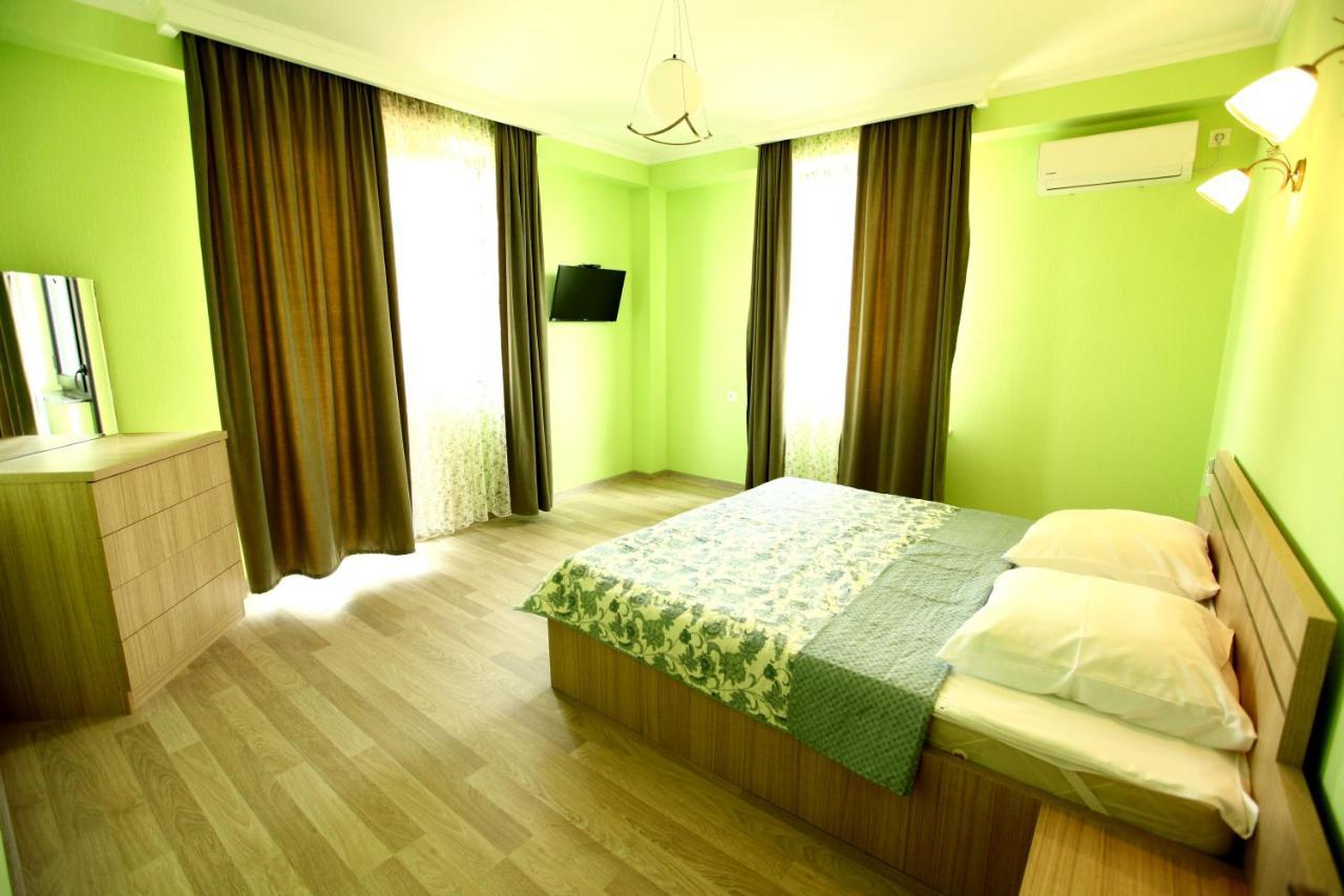 Irakli'S Rooms Тбілісі Екстер'єр фото